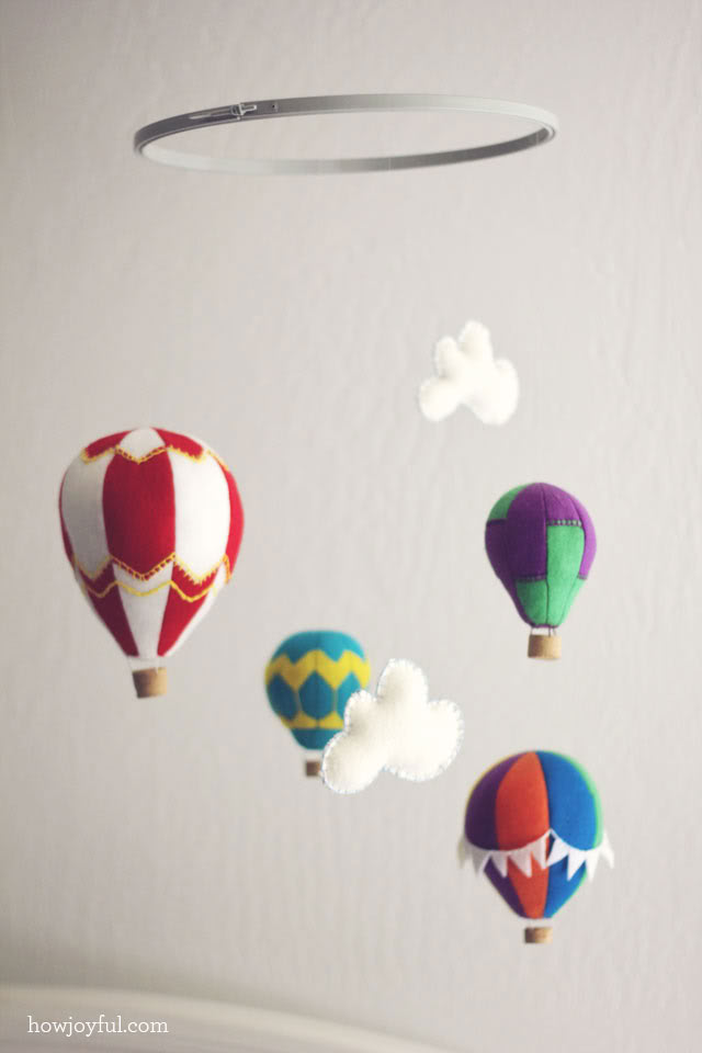 Amazing Air Balloon DIY Mobile With Wine Cork Baskets