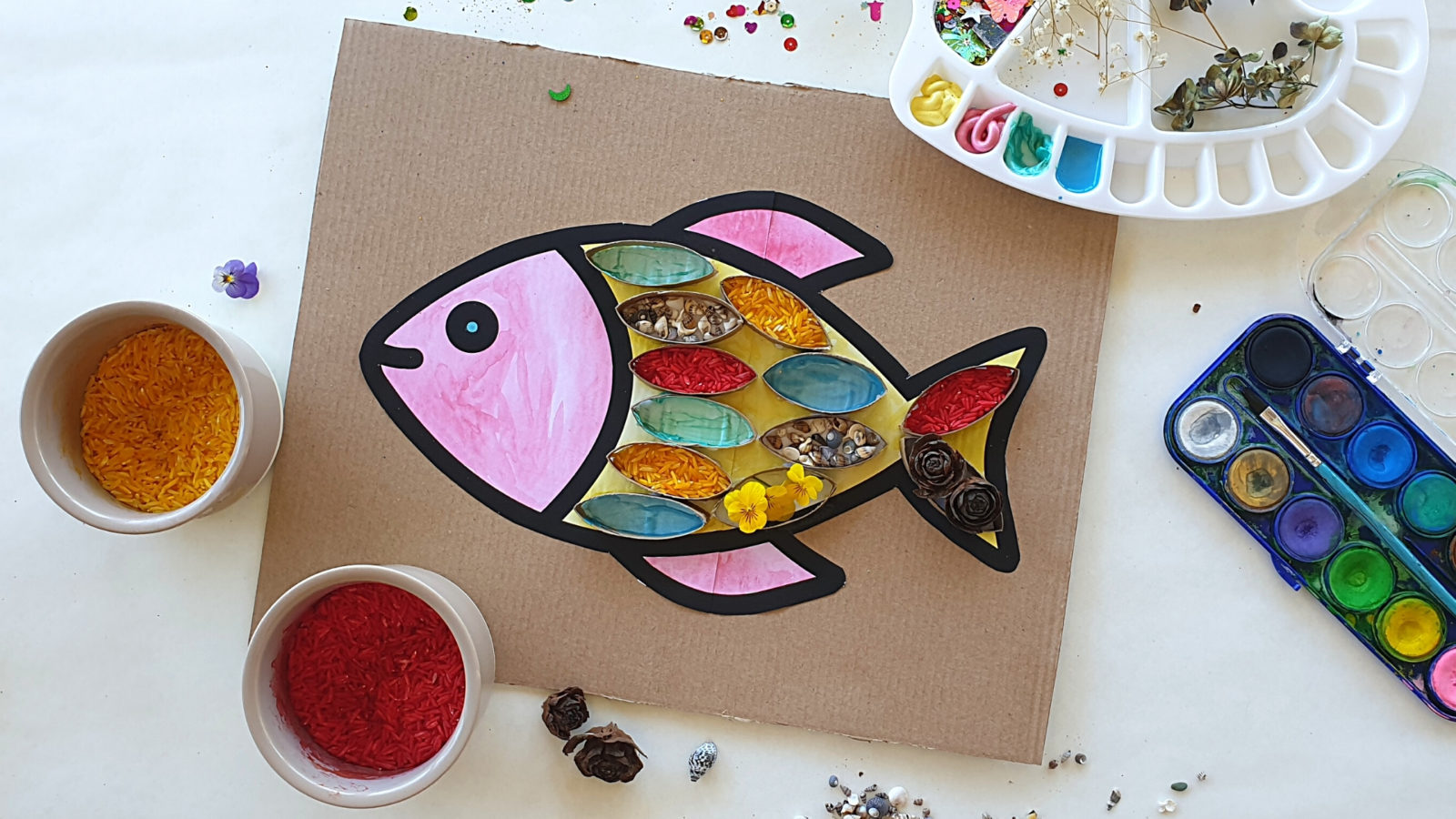 Cardboard Tube Fish Art - diy Thought